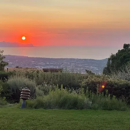 Siciliana Con Piscina E Vista Panoramica Sul Mare * 보르게토